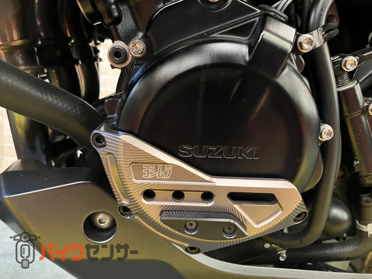 カタナ ヨシムラ　スクリーン　マフラー　バックステップ　ケースガード　ローダウン　シート加工　フェンダーレス　カーボンインナーフェンダー_14