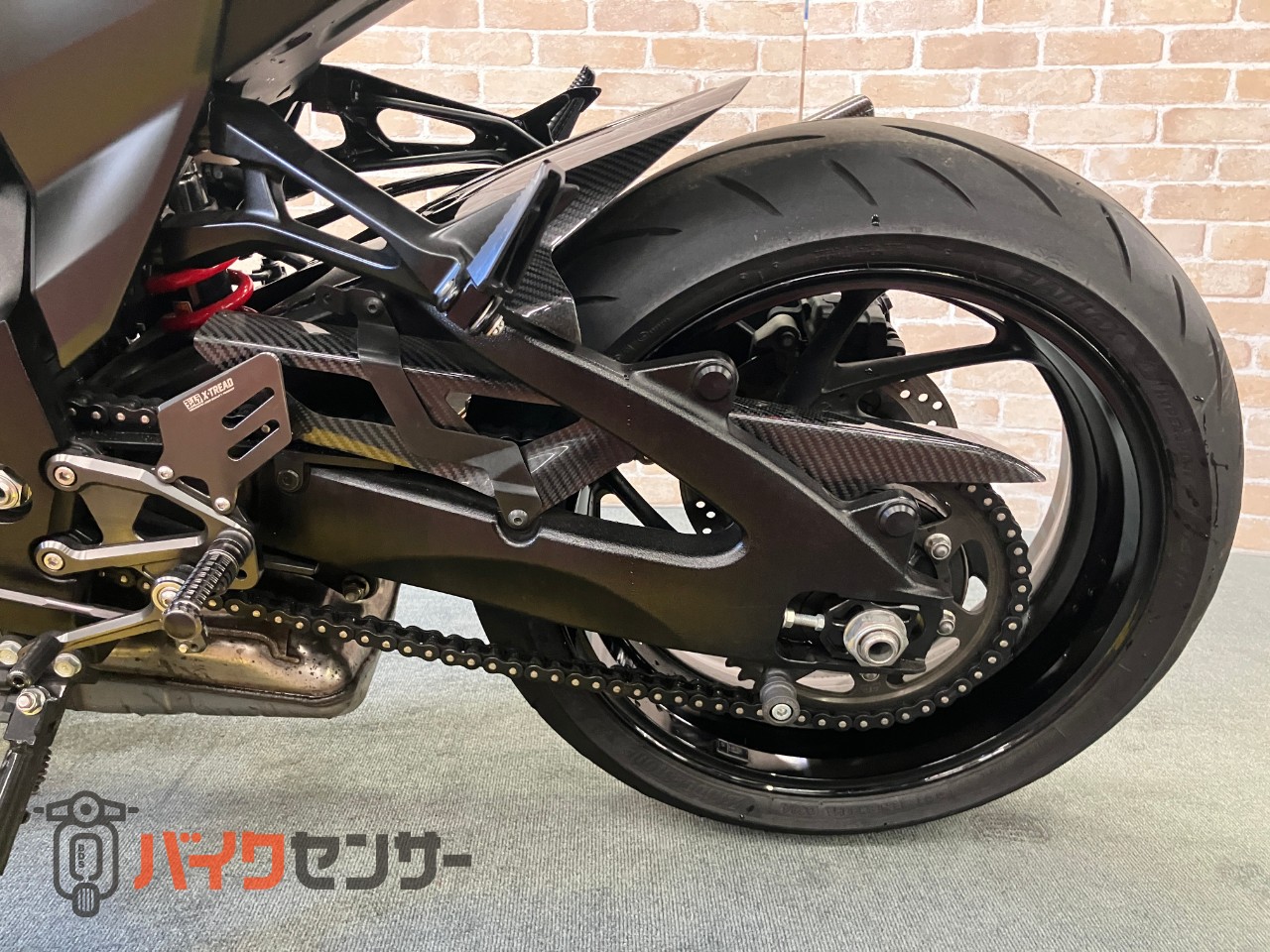 カタナ ヨシムラ　スクリーン　マフラー　バックステップ　ケースガード　ローダウン　シート加工　フェンダーレス　カーボンインナーフェンダー_17