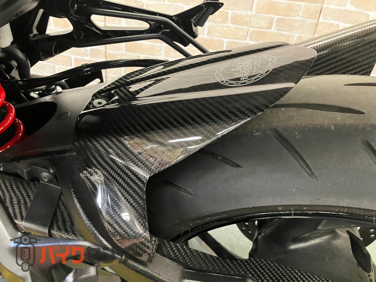 カタナ ヨシムラ　スクリーン　マフラー　バックステップ　ケースガード　ローダウン　シート加工　フェンダーレス　カーボンインナーフェンダー_18