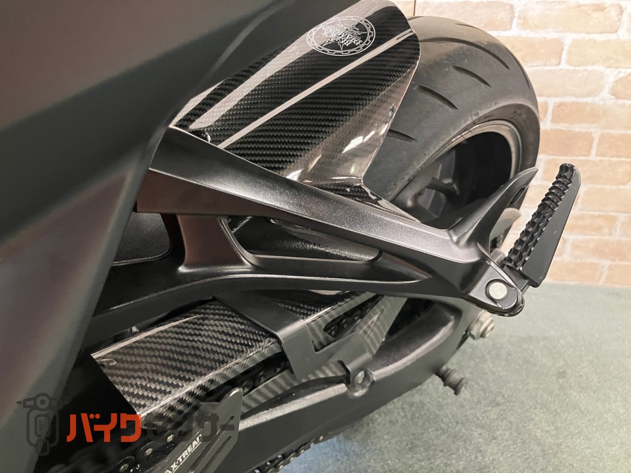 カタナ ヨシムラ　スクリーン　マフラー　バックステップ　ケースガード　ローダウン　シート加工　フェンダーレス　カーボンインナーフェンダー_29
