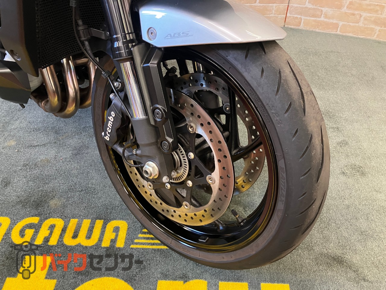 カタナ ヨシムラ　スクリーン　マフラー　バックステップ　ケースガード　ローダウン　シート加工　フェンダーレス　カーボンインナーフェンダー_32