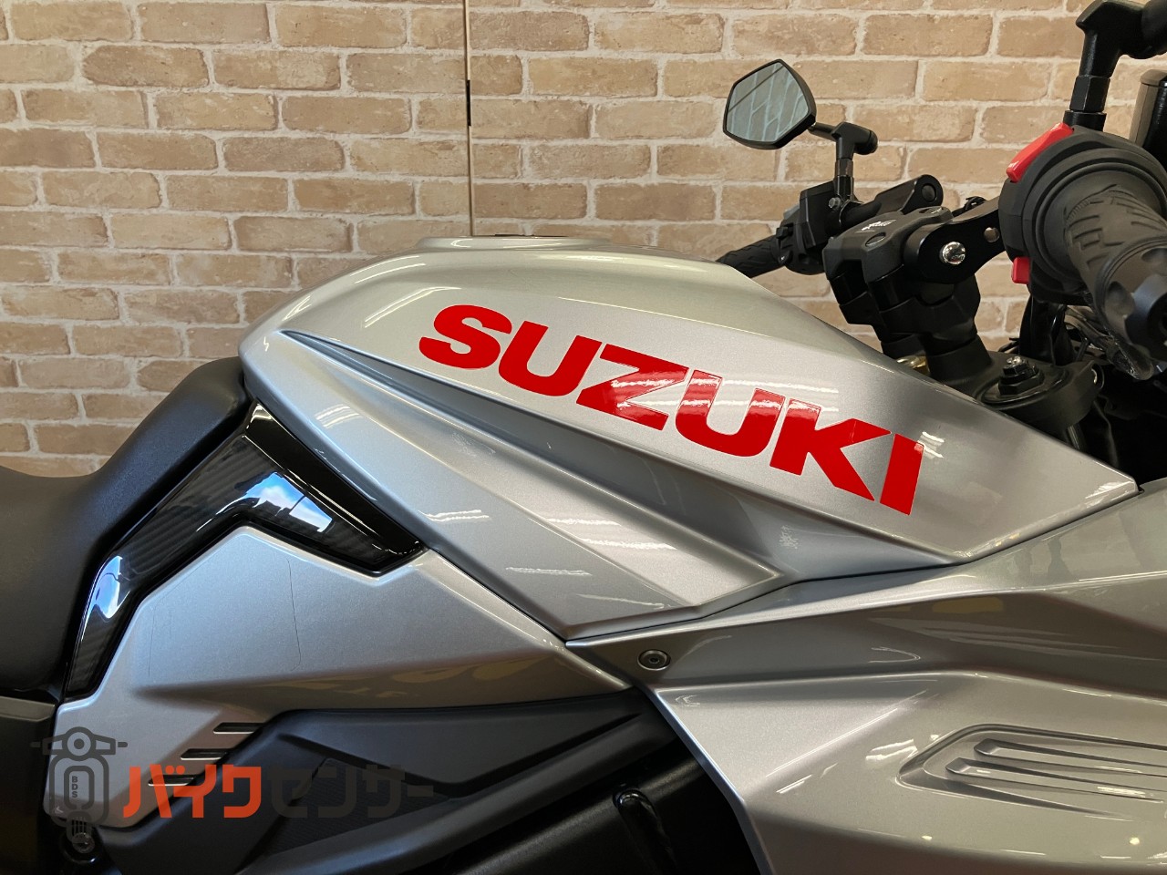 カタナ ヨシムラ　スクリーン　マフラー　バックステップ　ケースガード　ローダウン　シート加工　フェンダーレス　カーボンインナーフェンダー_39