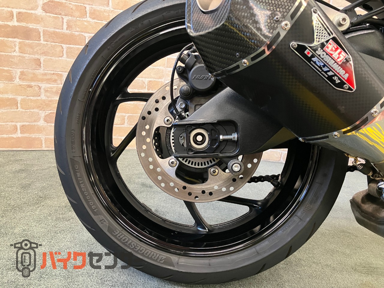 カタナ ヨシムラ　スクリーン　マフラー　バックステップ　ケースガード　ローダウン　シート加工　フェンダーレス　カーボンインナーフェンダー_45