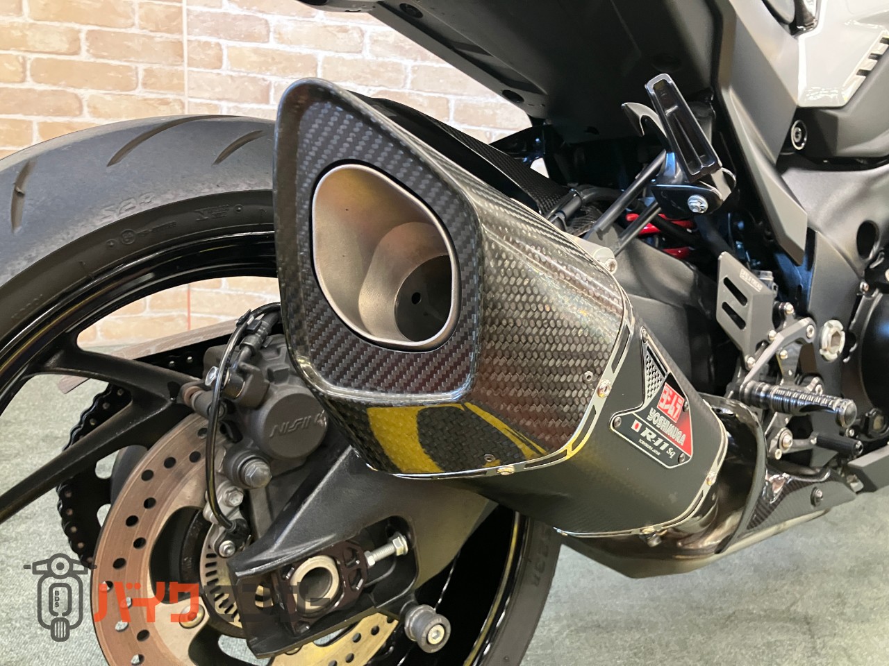 カタナ ヨシムラ　スクリーン　マフラー　バックステップ　ケースガード　ローダウン　シート加工　フェンダーレス　カーボンインナーフェンダー_48