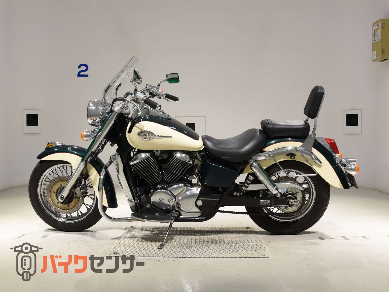 シャドウ400 フロントスクリーン　エンジンガード　バックレスト　サイドバックステー　キャブレター車_1