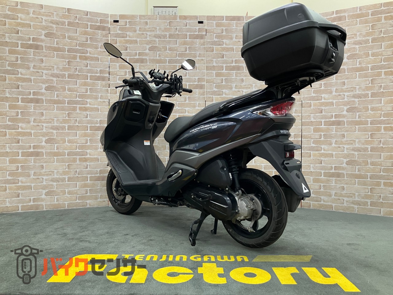 バーグマンストリート125 リアボックス スマホホルダー マウントバー_5