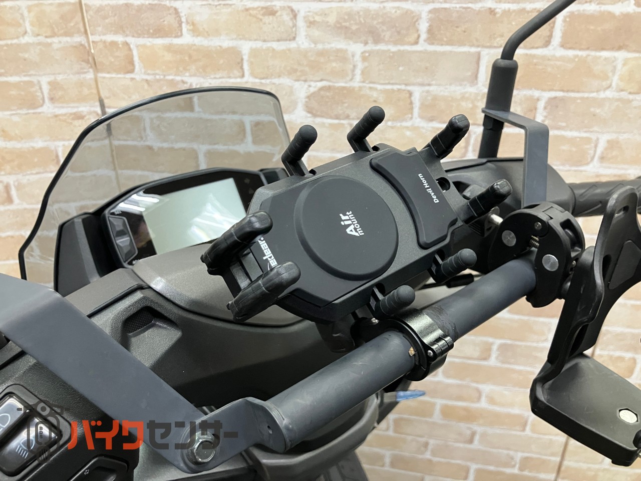 バーグマンストリート125 リアボックス スマホホルダー マウントバー_10