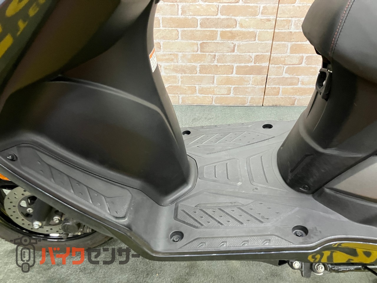 バーグマンストリート125 リアボックス スマホホルダー マウントバー_17