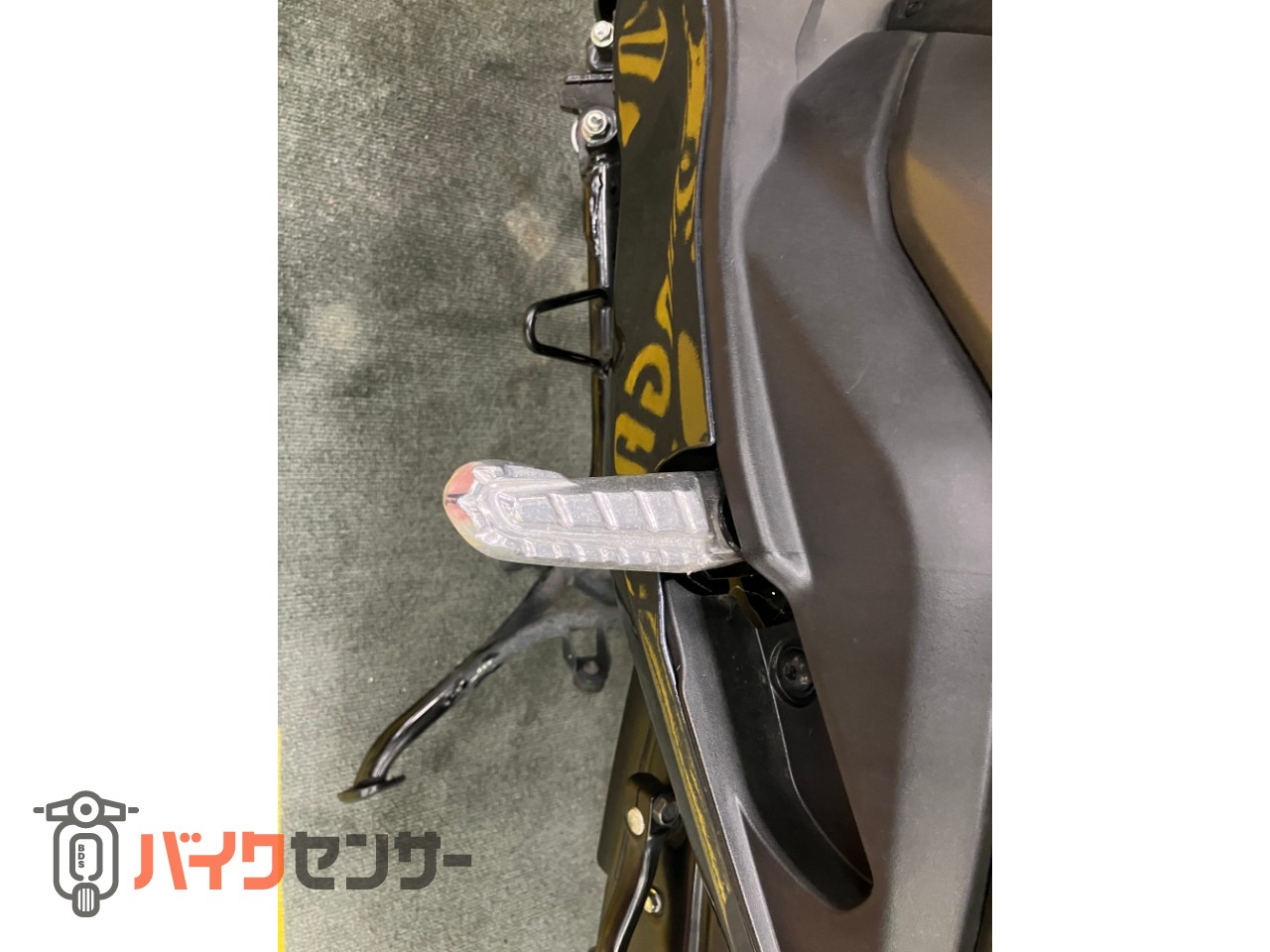 バーグマンストリート125 リアボックス スマホホルダー マウントバー_20