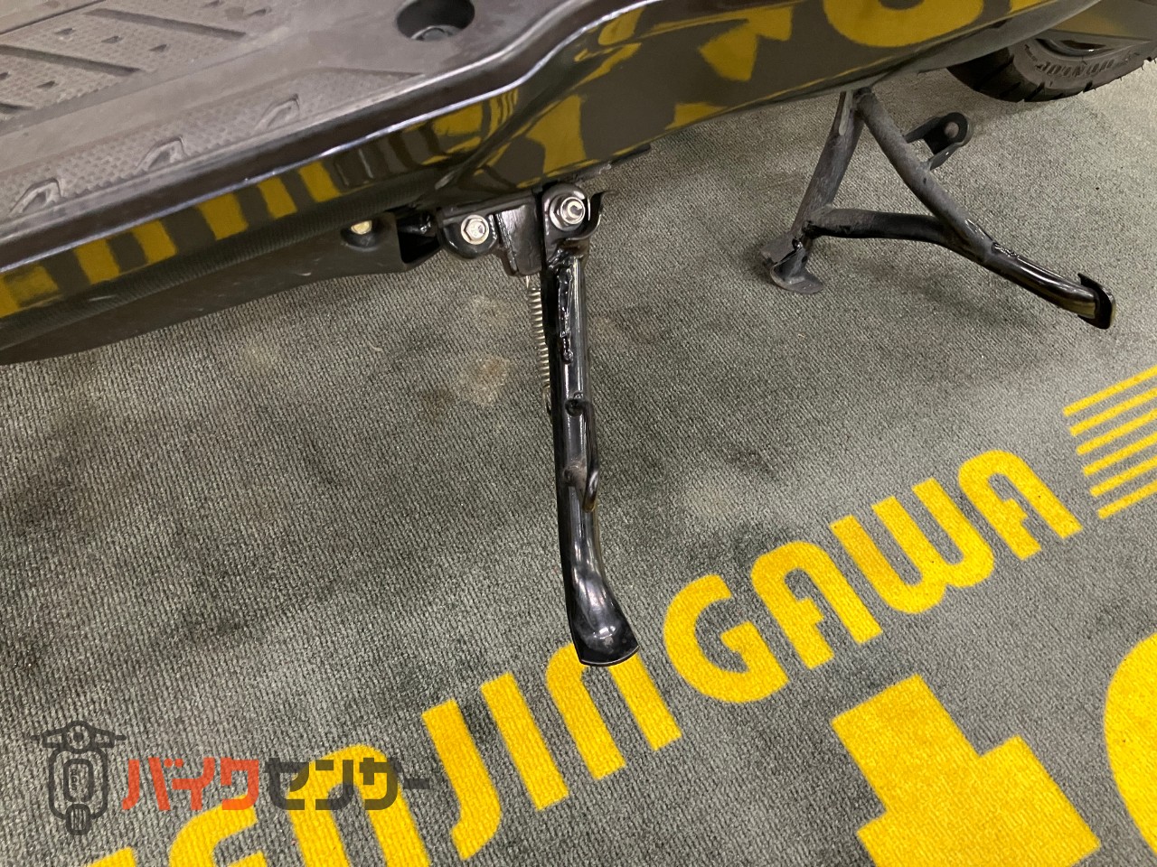 バーグマンストリート125 リアボックス スマホホルダー マウントバー_21