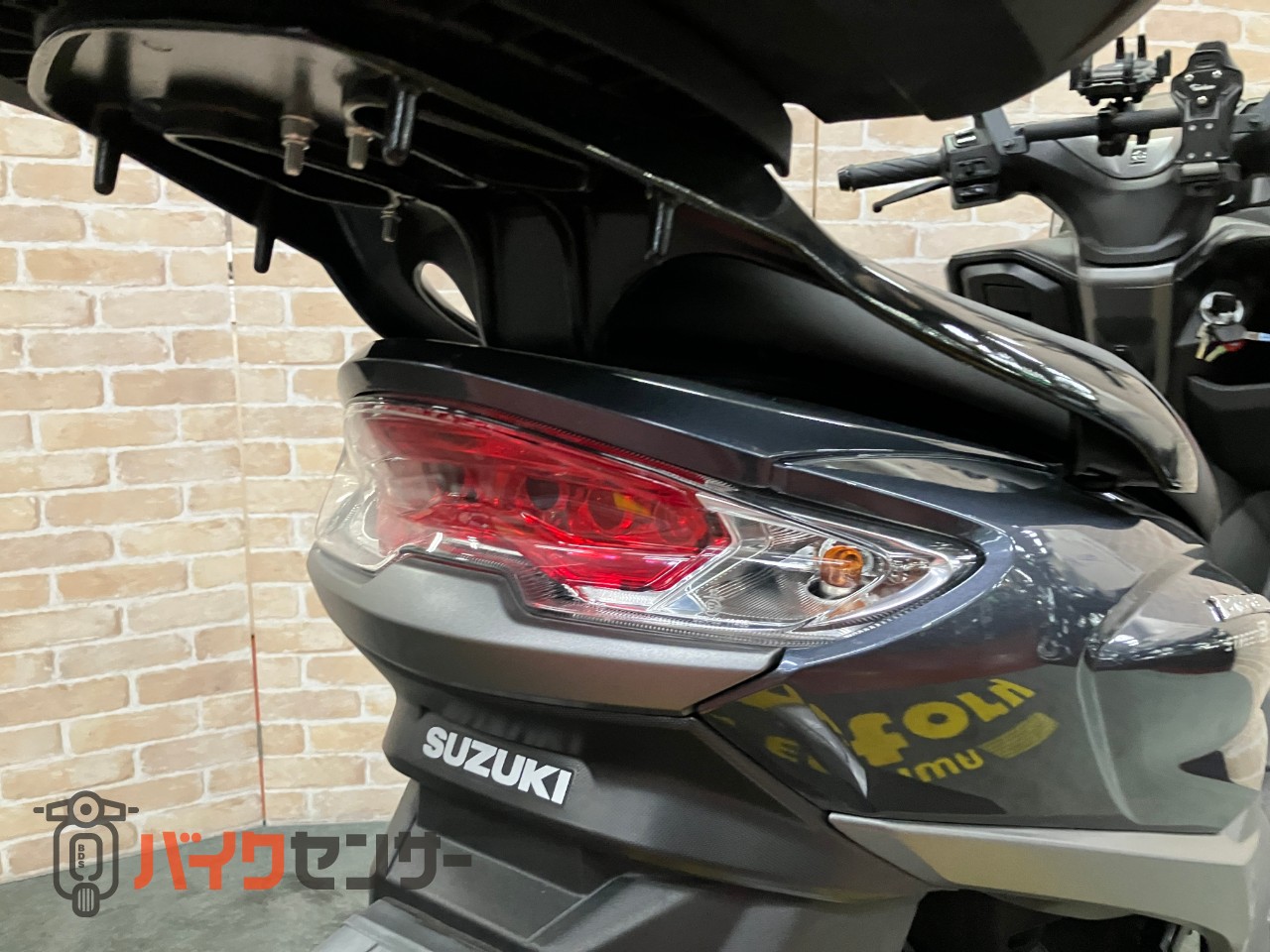 バーグマンストリート125 リアボックス スマホホルダー マウントバー_41