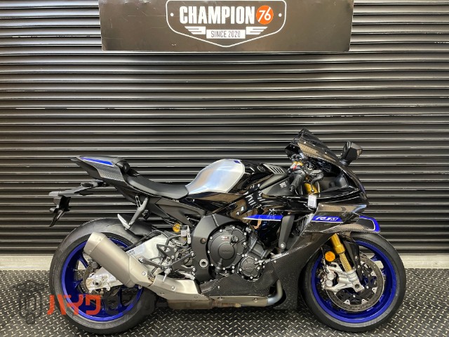 YZF-R1M ２０２５年モデル　タイヤ前後新品スーパーコルサ　ノーマル　ワンオーナー　赤キー　オーリンズ製電子制御サスペンション