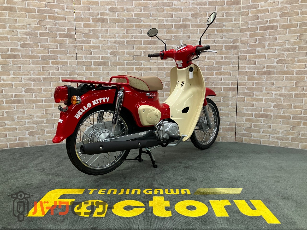 スーパーカブ50 ５０周年記念ハローキティ　マグナレッド　インジェクション　受注期間限定モデル_4