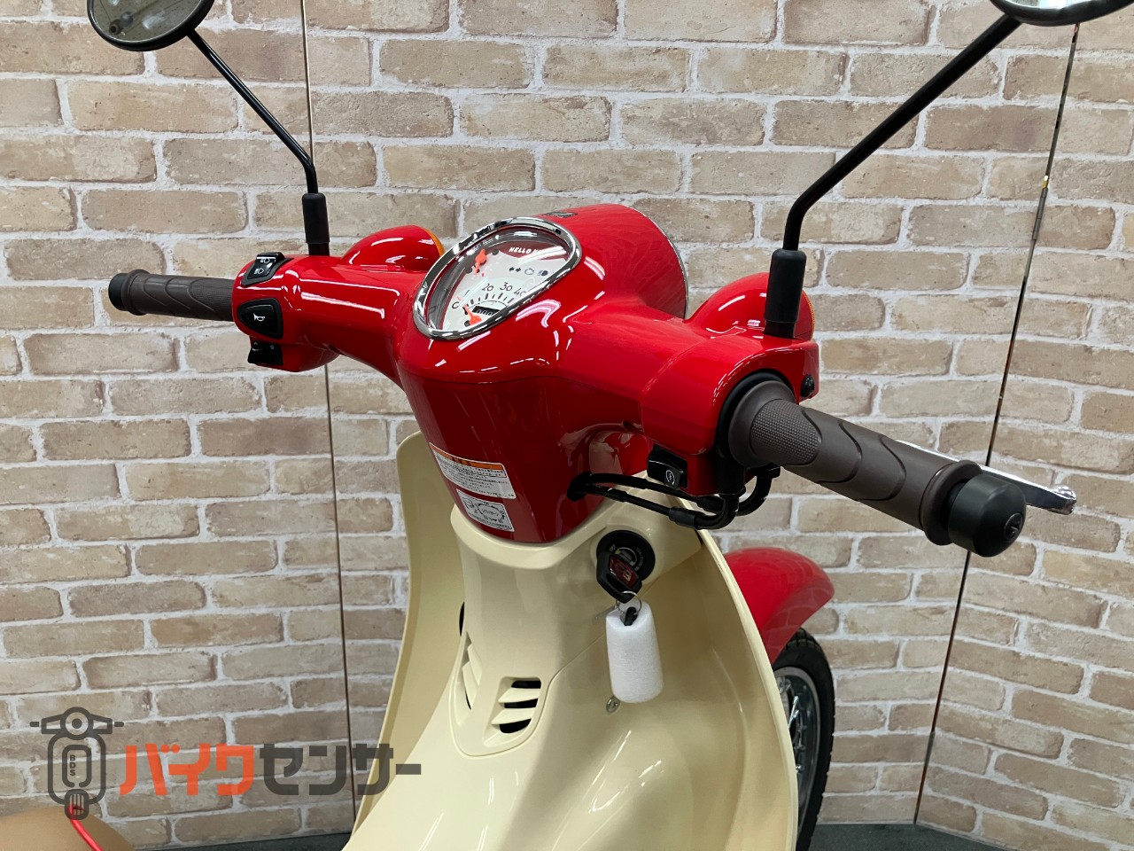 スーパーカブ50 ５０周年記念ハローキティ　マグナレッド　インジェクション　受注期間限定モデル_6