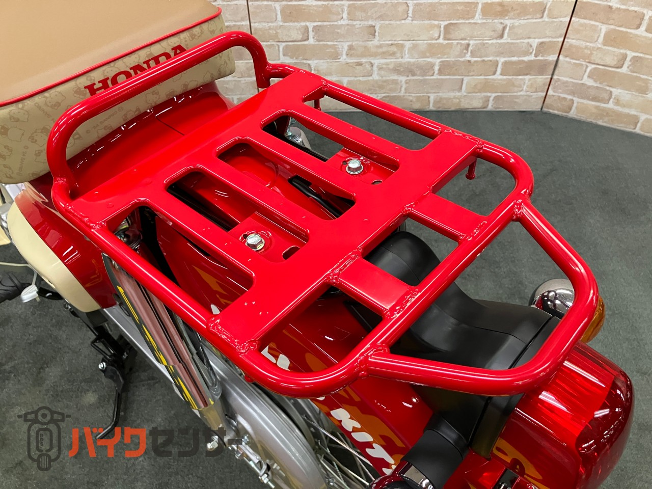 スーパーカブ50 ５０周年記念ハローキティ　マグナレッド　インジェクション　受注期間限定モデル_12