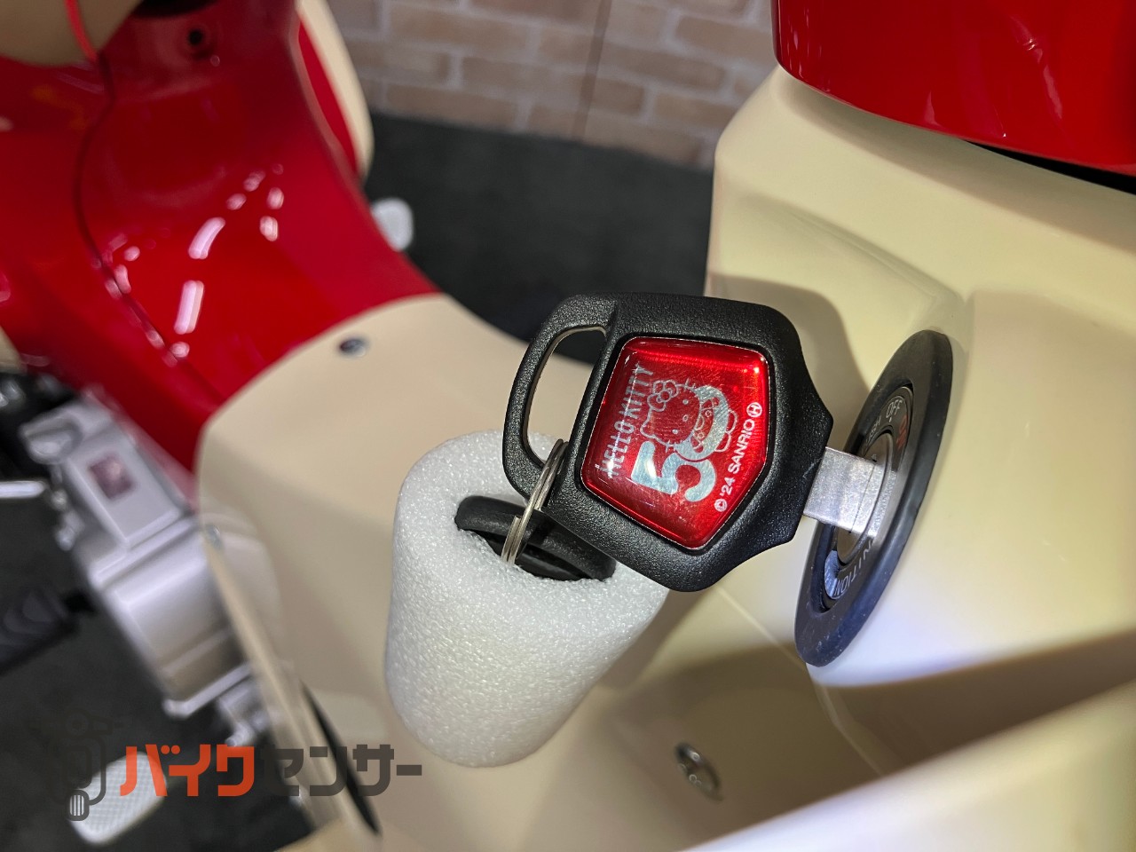 スーパーカブ50 ５０周年記念ハローキティ　マグナレッド　インジェクション　受注期間限定モデル_33