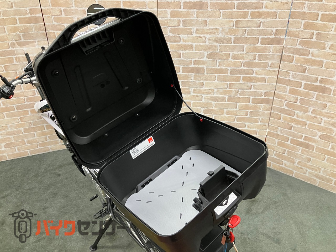 セロー250 ２０１８年モデル　黒フレーム　インジェクション　アドベンチャーキャリア　リアボックス　ウインドシールド　ＥＴＣ_12