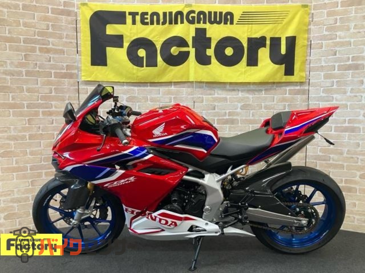 CBR250RR　マルケジーニホイール　オーリンズリアサス　OVERハンドル　マジカルスクリーン前後フェンダー　ベビーフェイスステップ等_4