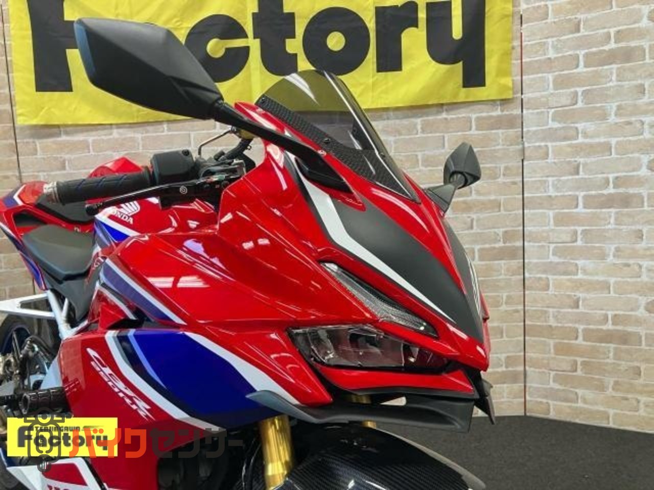 CBR250RR　マルケジーニホイール　オーリンズリアサス　OVERハンドル　マジカルスクリーン前後フェンダー　ベビーフェイスステップ等_6