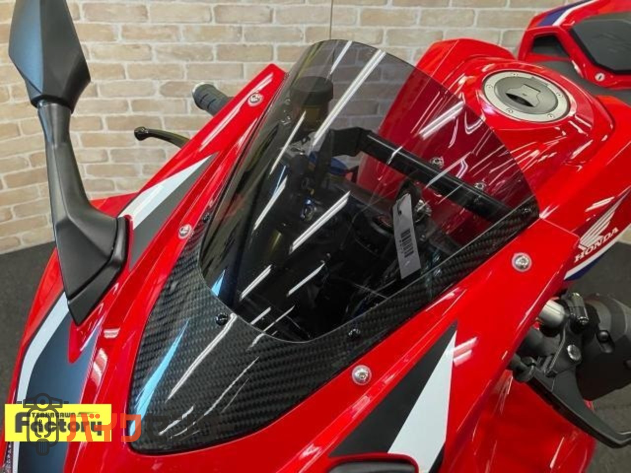 CBR250RR　マルケジーニホイール　オーリンズリアサス　OVERハンドル　マジカルスクリーン前後フェンダー　ベビーフェイスステップ等_12