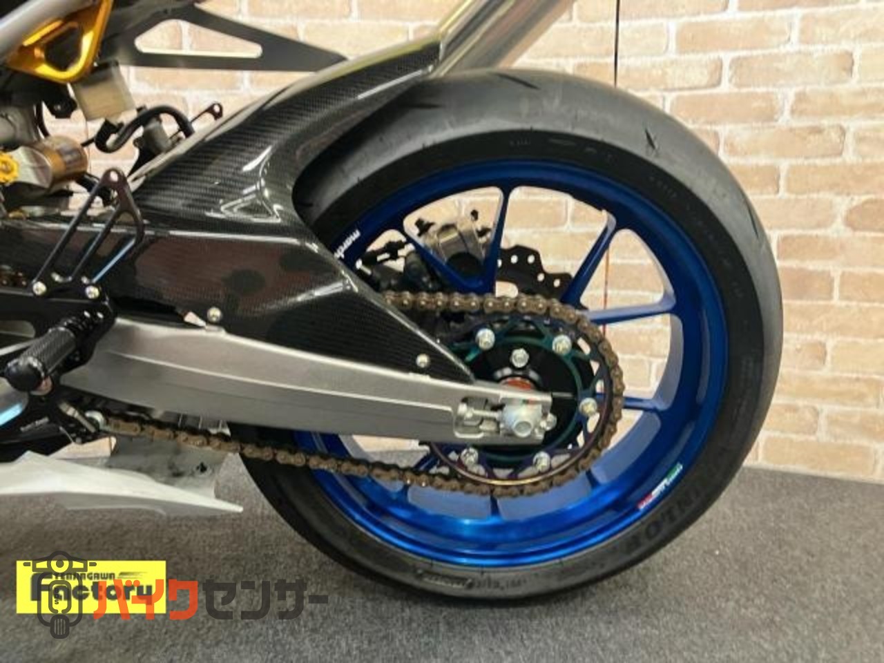 CBR250RR　マルケジーニホイール　オーリンズリアサス　OVERハンドル　マジカルスクリーン前後フェンダー　ベビーフェイスステップ等_19