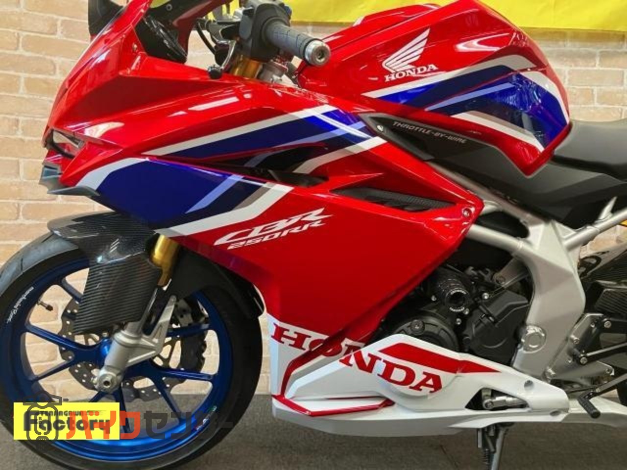 CBR250RR　マルケジーニホイール　オーリンズリアサス　OVERハンドル　マジカルスクリーン前後フェンダー　ベビーフェイスステップ等_23