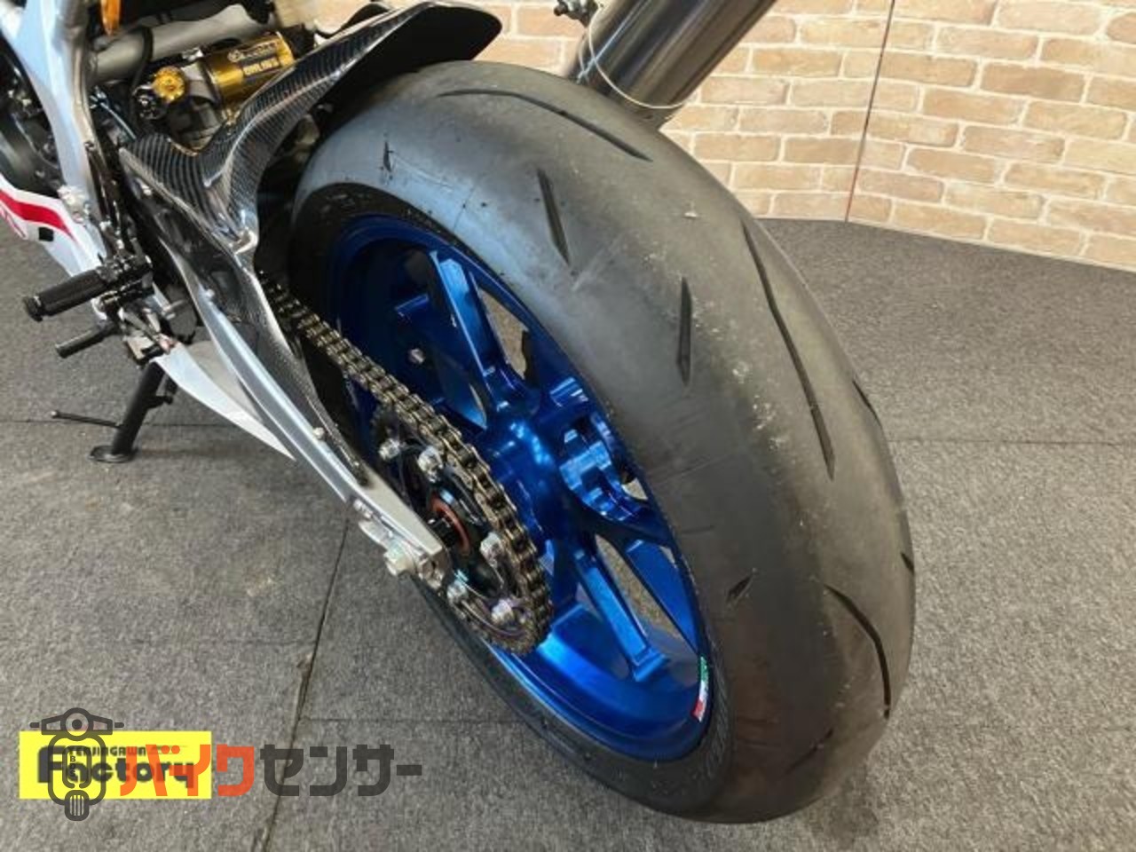 CBR250RR　マルケジーニホイール　オーリンズリアサス　OVERハンドル　マジカルスクリーン前後フェンダー　ベビーフェイスステップ等_32