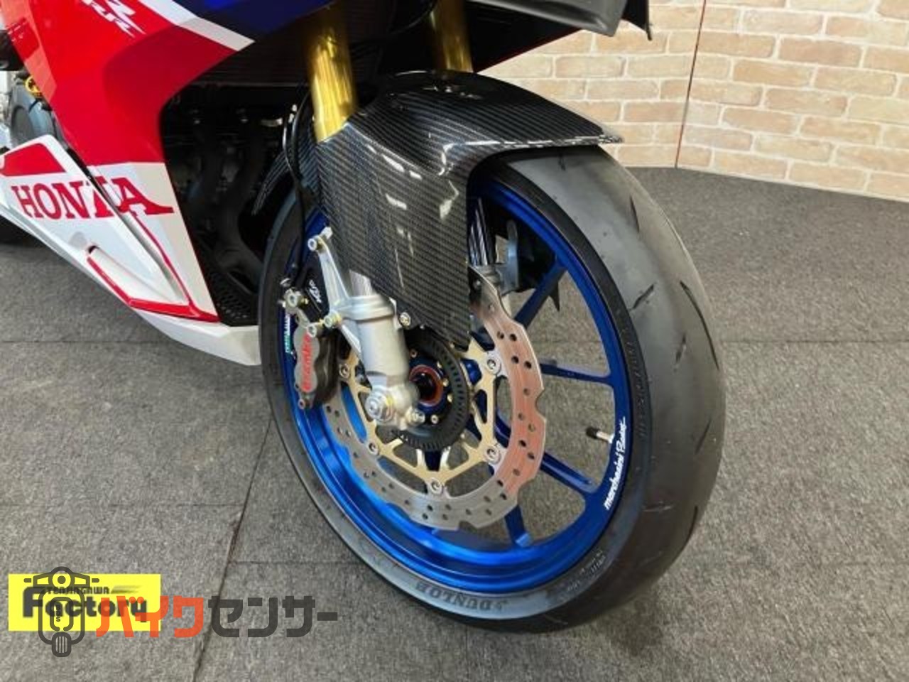 CBR250RR　マルケジーニホイール　オーリンズリアサス　OVERハンドル　マジカルスクリーン前後フェンダー　ベビーフェイスステップ等_35