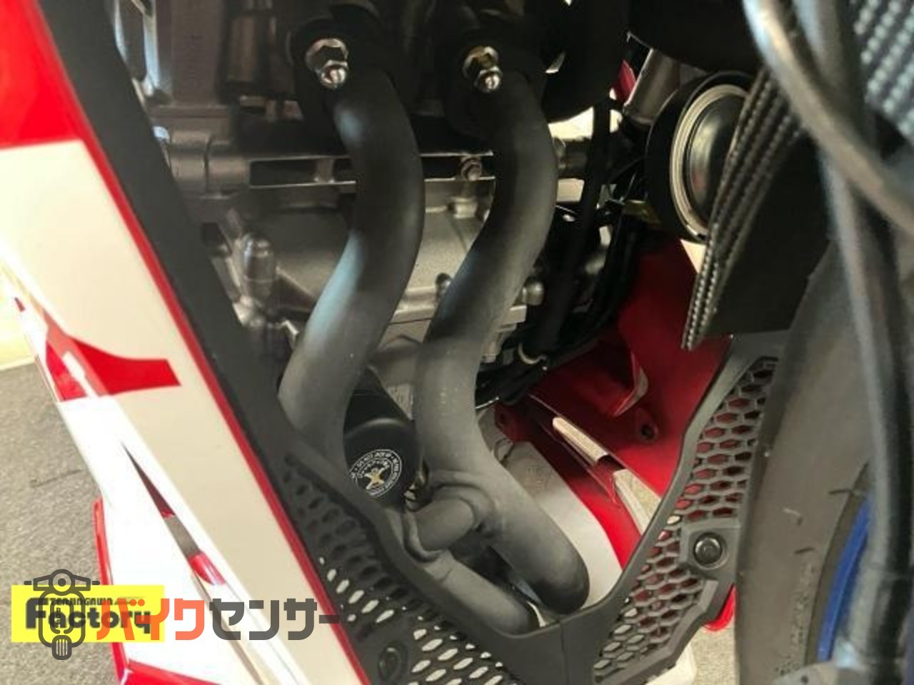 CBR250RR　マルケジーニホイール　オーリンズリアサス　OVERハンドル　マジカルスクリーン前後フェンダー　ベビーフェイスステップ等_43