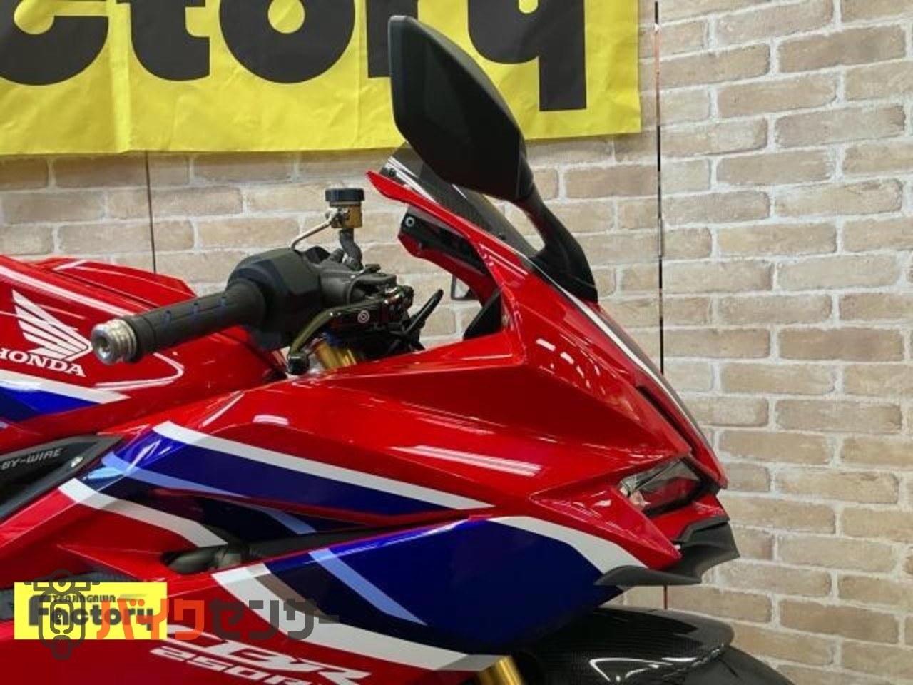 CBR250RR　マルケジーニホイール　オーリンズリアサス　OVERハンドル　マジカルスクリーン前後フェンダー　ベビーフェイスステップ等_45