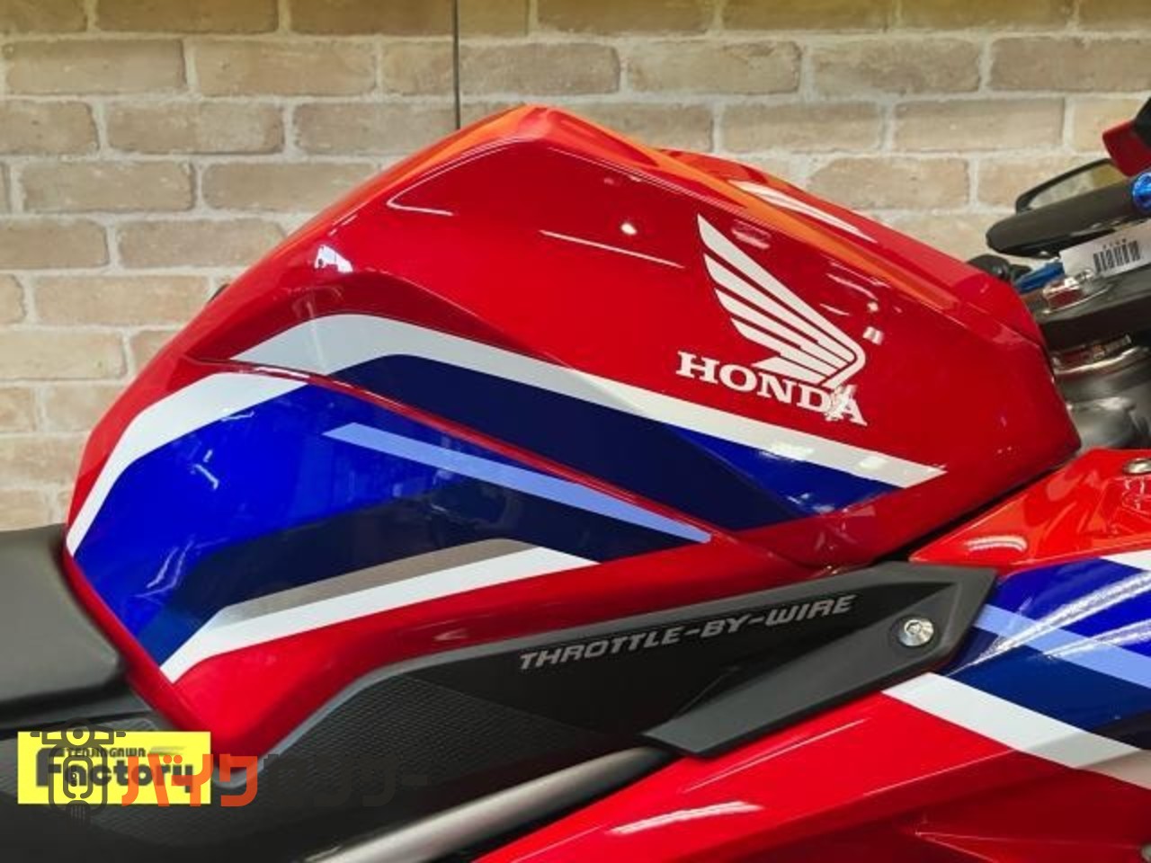 CBR250RR　マルケジーニホイール　オーリンズリアサス　OVERハンドル　マジカルスクリーン前後フェンダー　ベビーフェイスステップ等_48