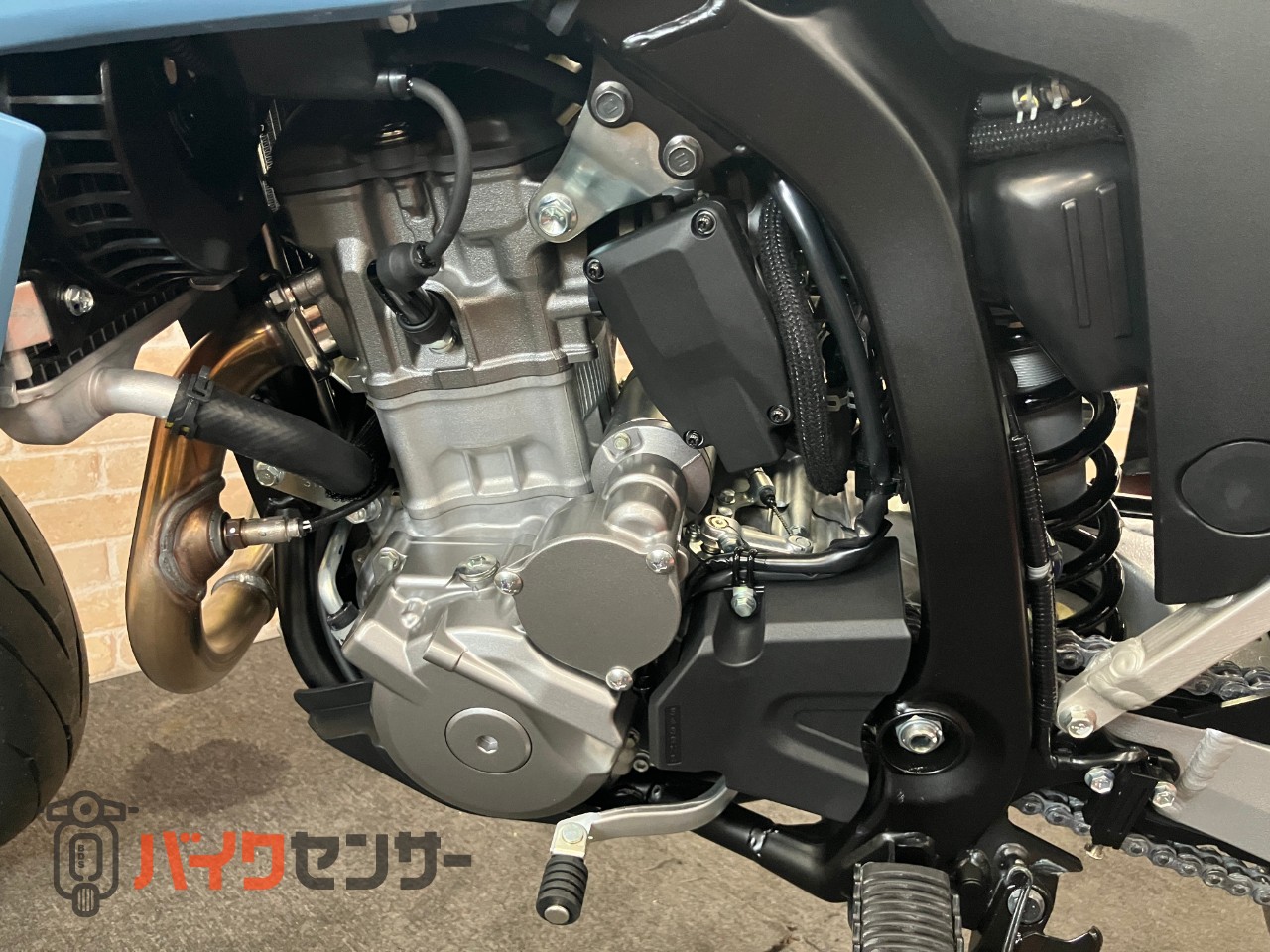 DR-Z4SM 電子制御スロットル ドライブモードセレクター トラクションコントロール スカイグレー ヘルメットホルダー_8