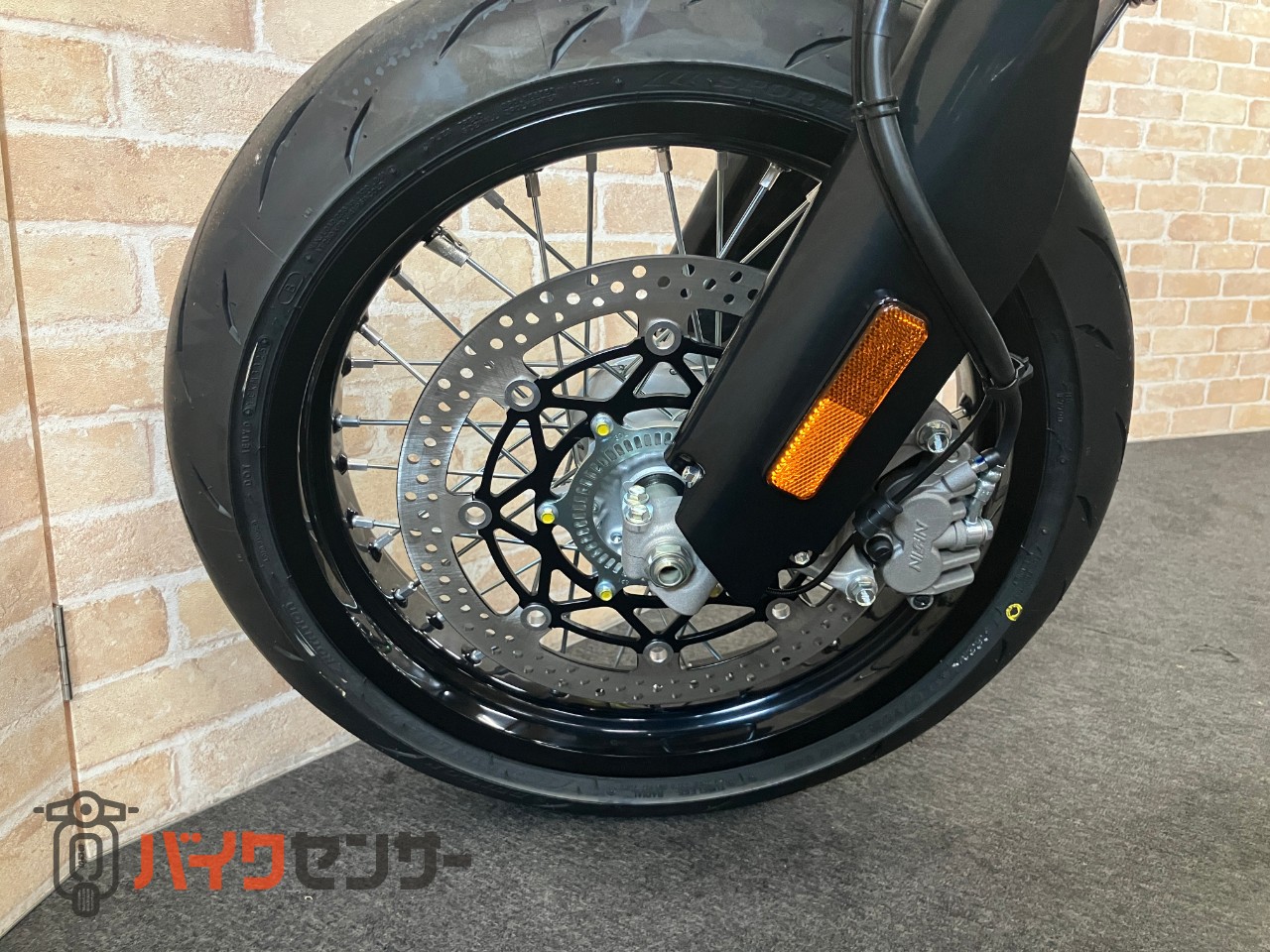 DR-Z4SM 電子制御スロットル ドライブモードセレクター トラクションコントロール スカイグレー ヘルメットホルダー_10