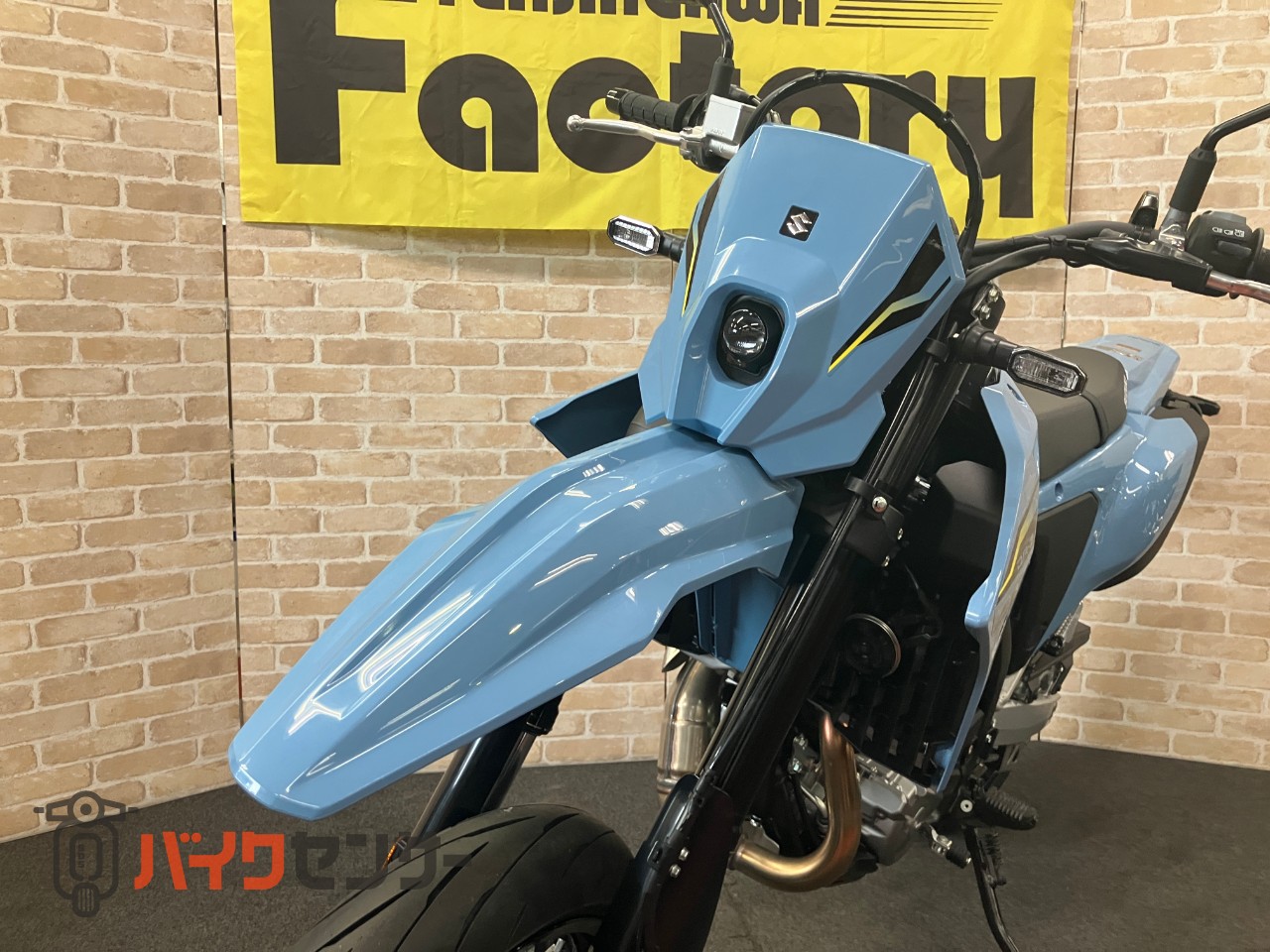 DR-Z4SM 電子制御スロットル ドライブモードセレクター トラクションコントロール スカイグレー ヘルメットホルダー_23