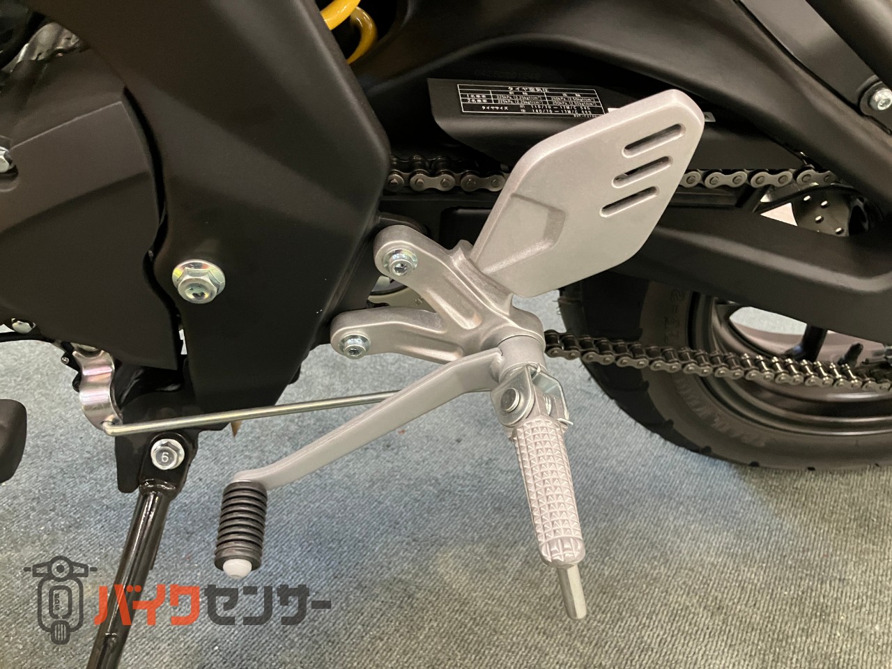 ＸＳＲ１２５　ＡＢＳ　ブラックメタリック１２　２０２５年モデル　インジェクション　ＬＥＤヘッドライト_11