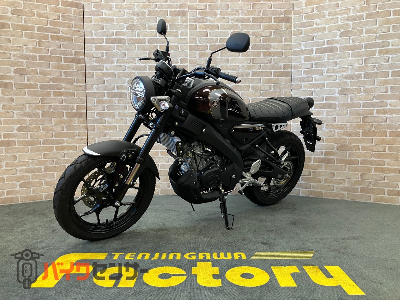 ＸＳＲ１２５　ＡＢＳ　ベリーダークオレンジメタリック１　２０２５年モデル　インジェクション　ＬＥＤヘッドライト_1