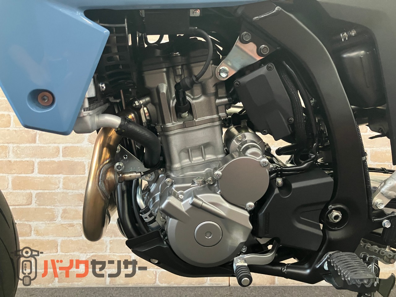 ＤＲ－Ｚ４ＳＭ 電子制御スロットル　ドライブモードセレクター　トラクションコントロール　　スカイグレー　ヘルメットホルダー_27