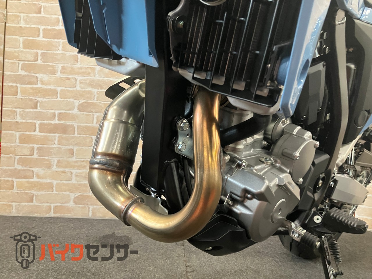 ＤＲ－Ｚ４ＳＭ 電子制御スロットル　ドライブモードセレクター　トラクションコントロール　　スカイグレー　ヘルメットホルダー_39