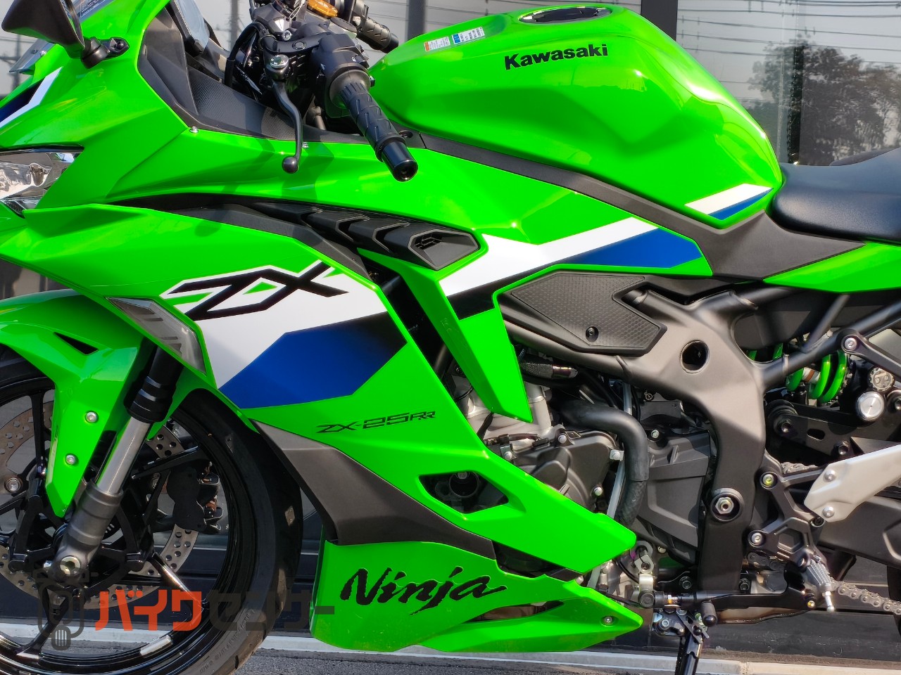 カワサキ Ninja ZX-25RR 4気筒エンジン、走る楽しさ、ライムグリーン