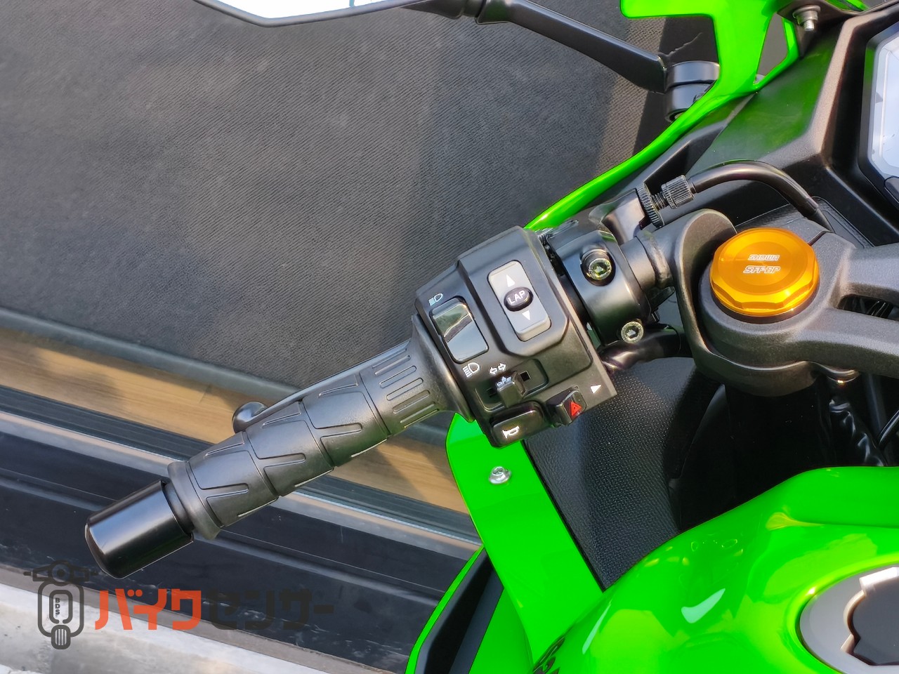カワサキ Ninja ZX-25RR 4気筒エンジン、走る楽しさ、ライムグリーン