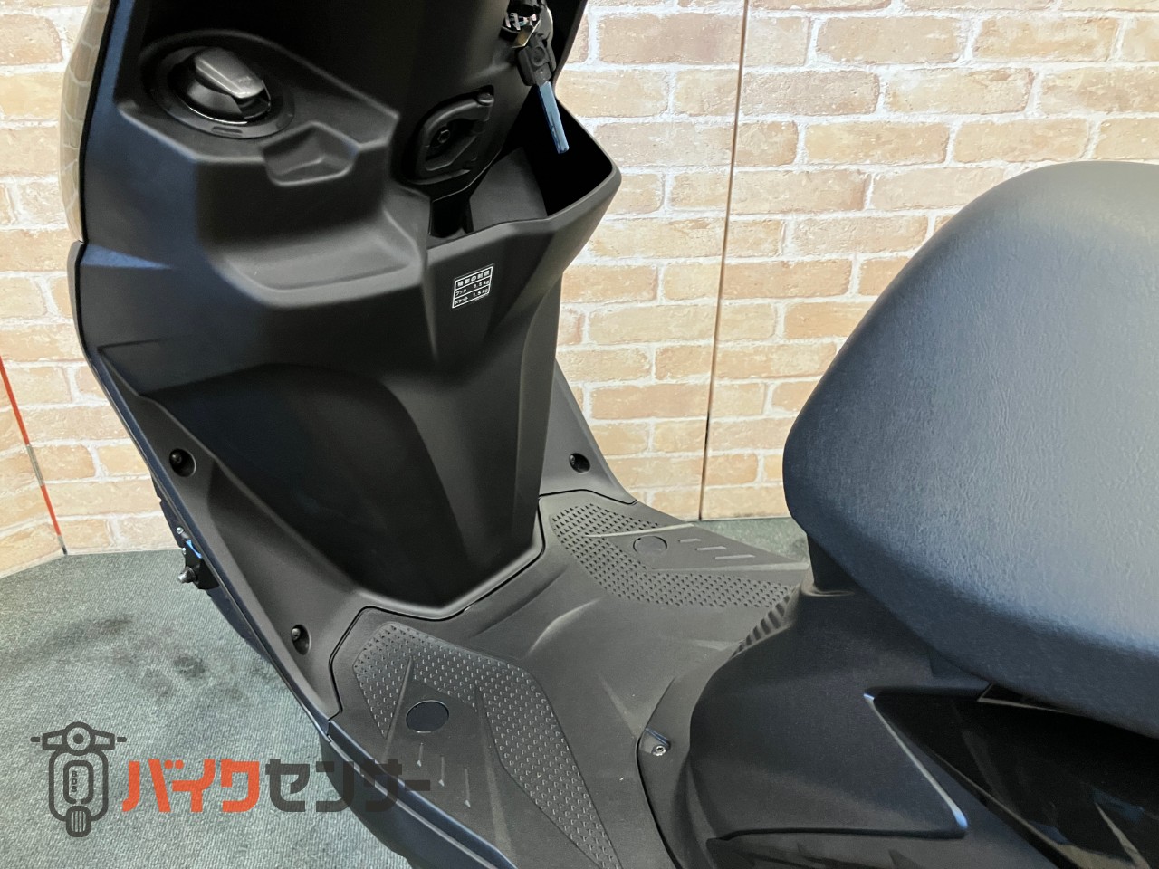 JOG125　ブラックメタリック　メットイン　サイドスタンド　小柄なBODY_11