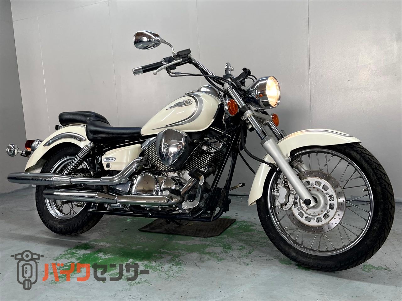 ヤマハ ドラッグスター250 VG02J 2002年モデル 社外マフラー サイド