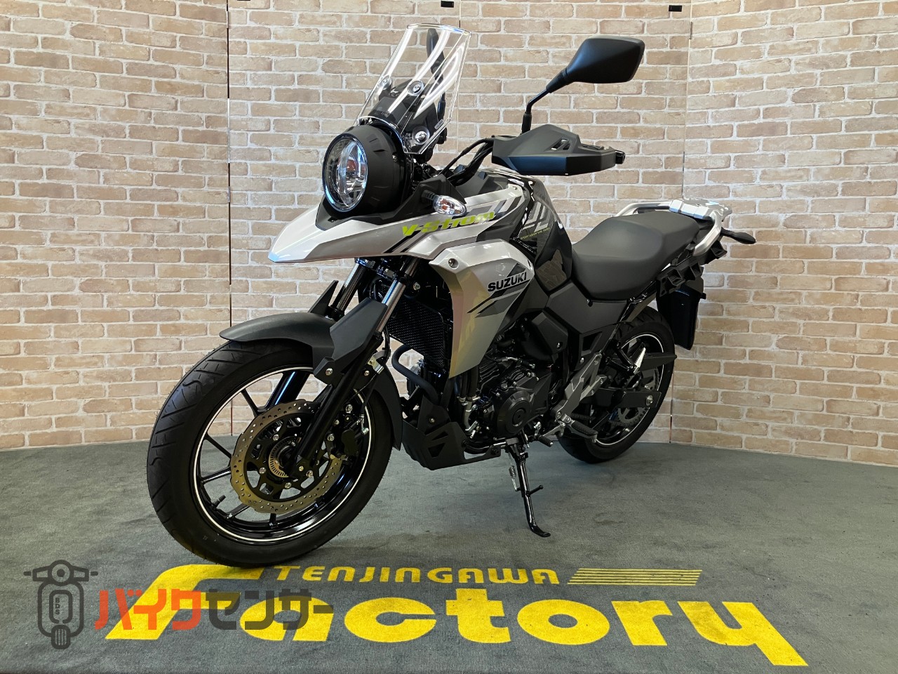 スズキ　Ｖ－ストローム２５０　Ｍ４モデル　水冷２気筒エンジン　リヤキャリア　ＤＣ電源　ナックルカバー_3