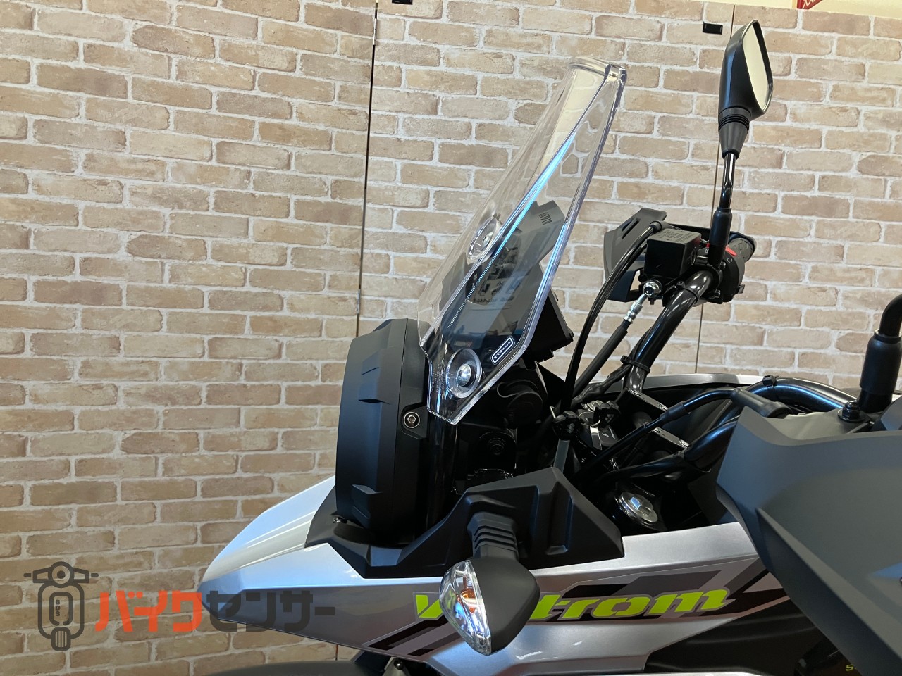 スズキ　Ｖ－ストローム２５０　Ｍ４モデル　水冷２気筒エンジン　リヤキャリア　ＤＣ電源　ナックルカバー_14