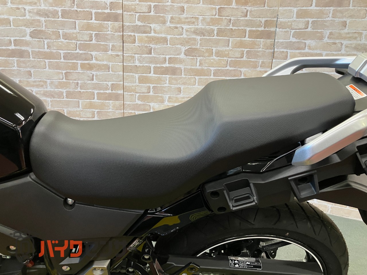 スズキ　Ｖ－ストローム２５０　Ｍ４モデル　水冷２気筒エンジン　リヤキャリア　ＤＣ電源　ナックルカバー_20