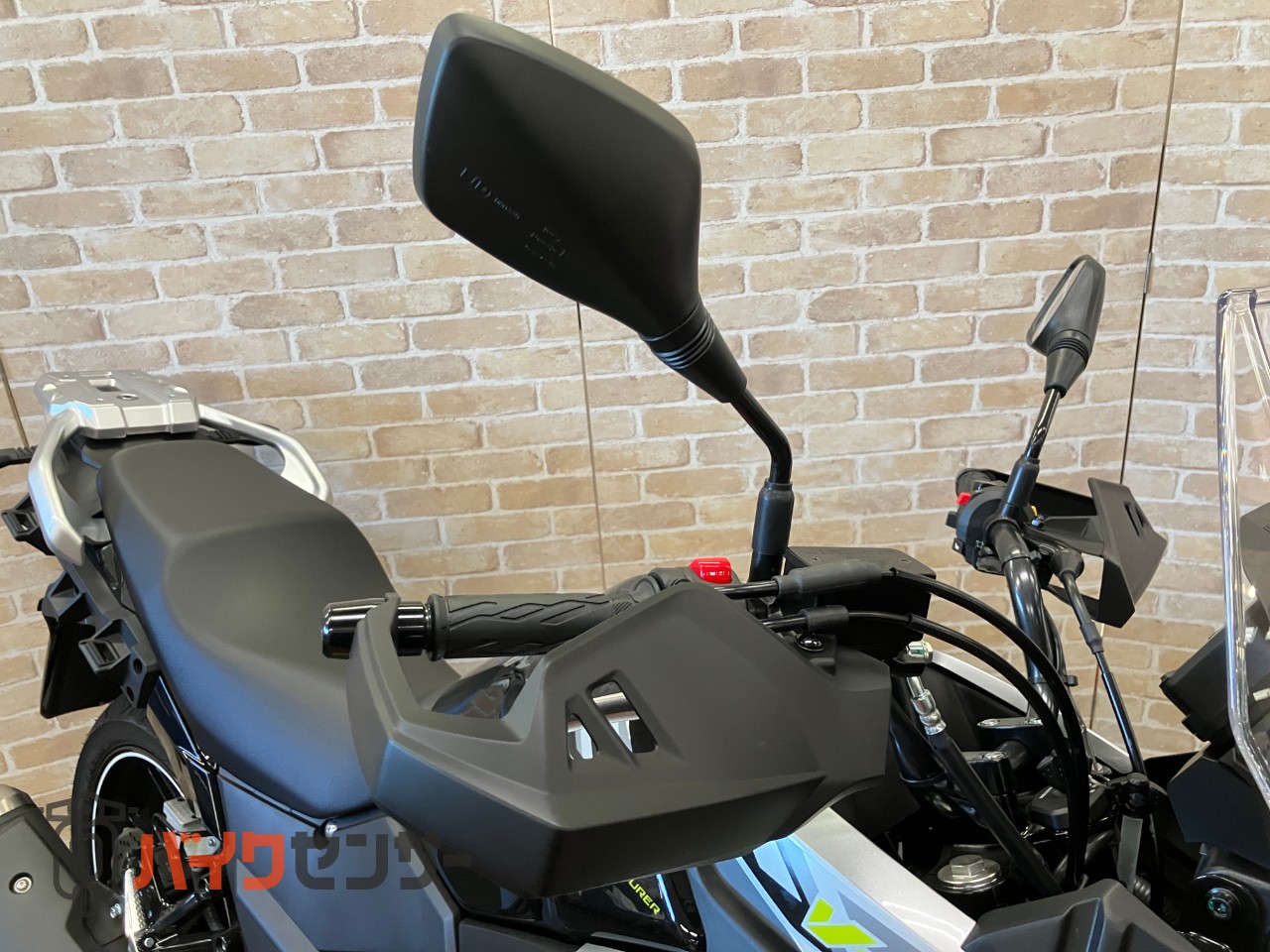 スズキ　Ｖ－ストローム２５０　Ｍ４モデル　水冷２気筒エンジン　リヤキャリア　ＤＣ電源　ナックルカバー_38