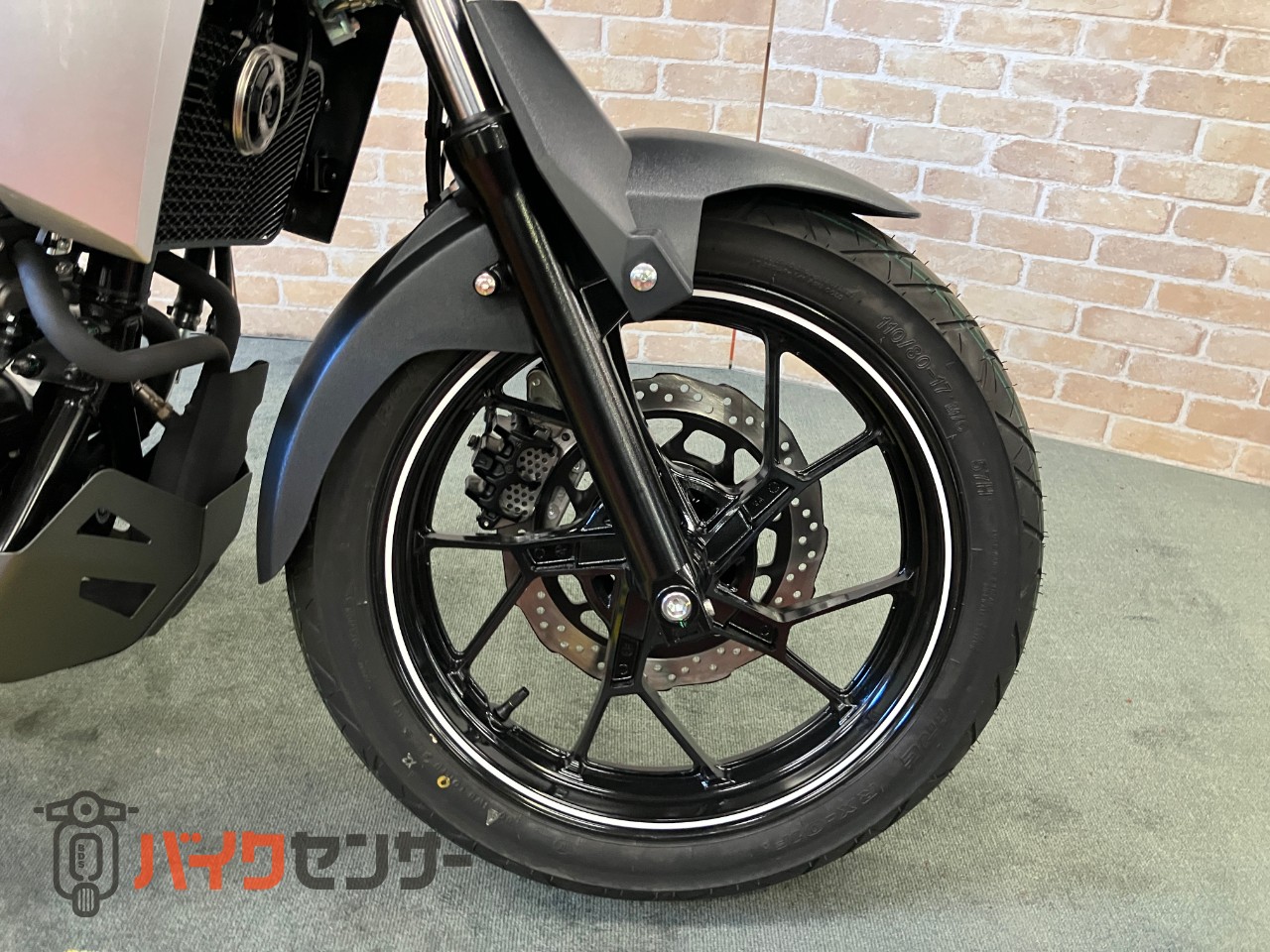 スズキ　Ｖ－ストローム２５０　Ｍ４モデル　水冷２気筒エンジン　リヤキャリア　ＤＣ電源　ナックルカバー_40