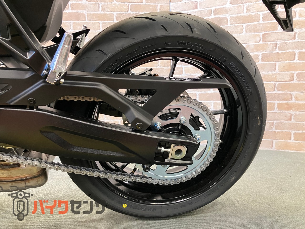 GSX‑8T Timeless Revival_24