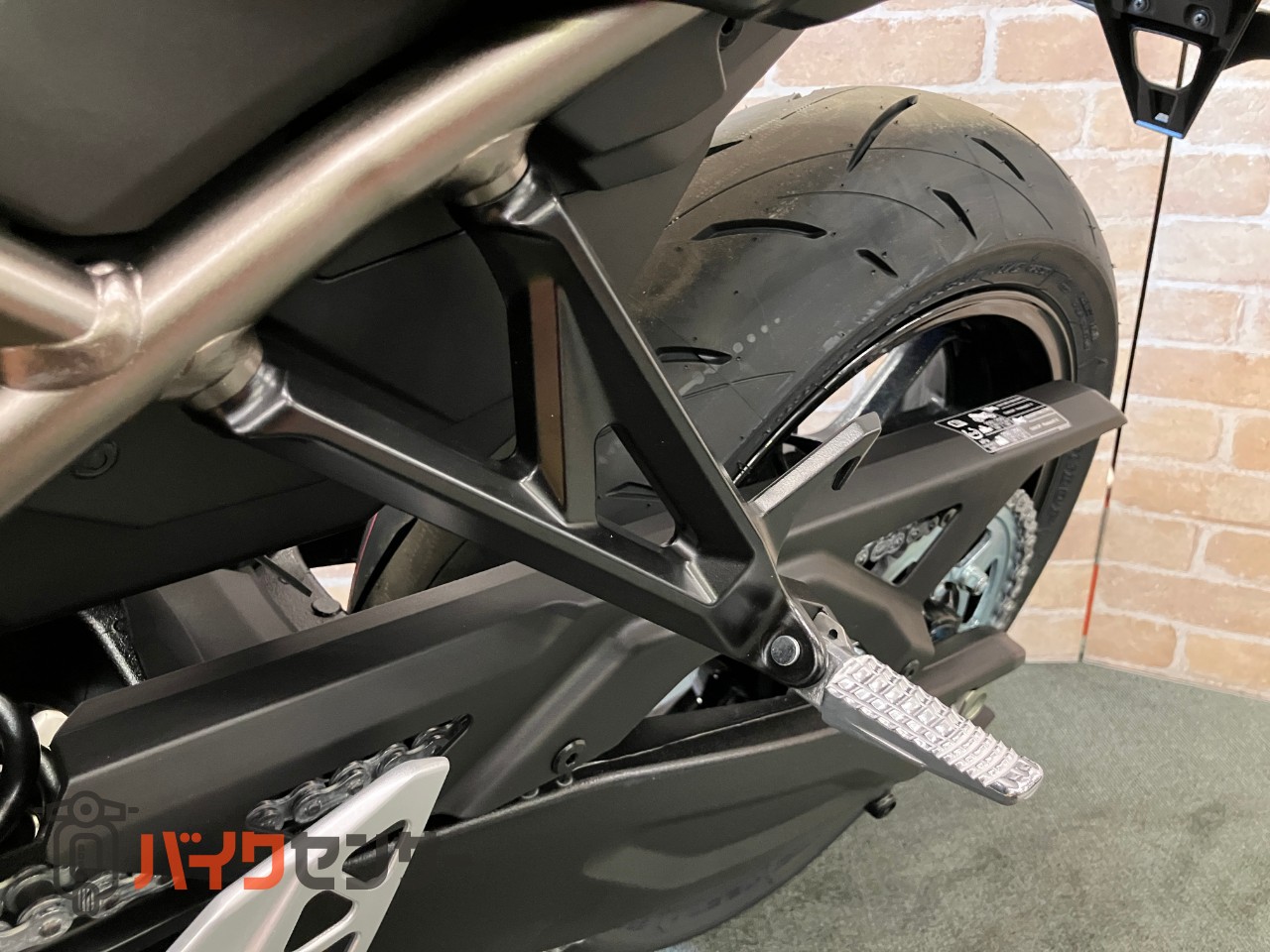 GSX‑8T Timeless Revival_39