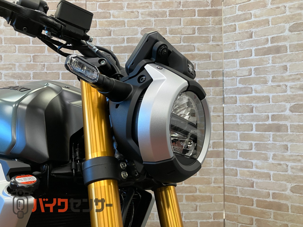 GSX‑8T Timeless Revival_42